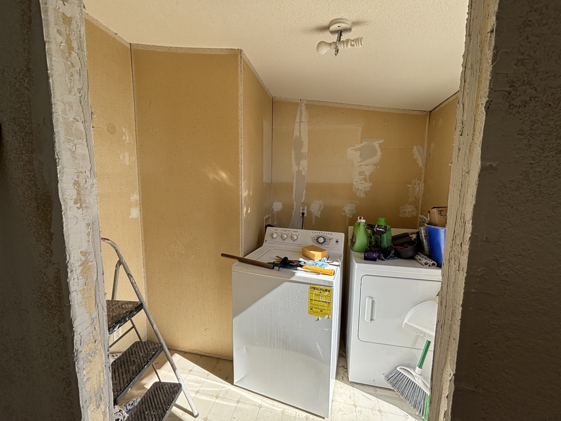 Laundry Room Makeover — before